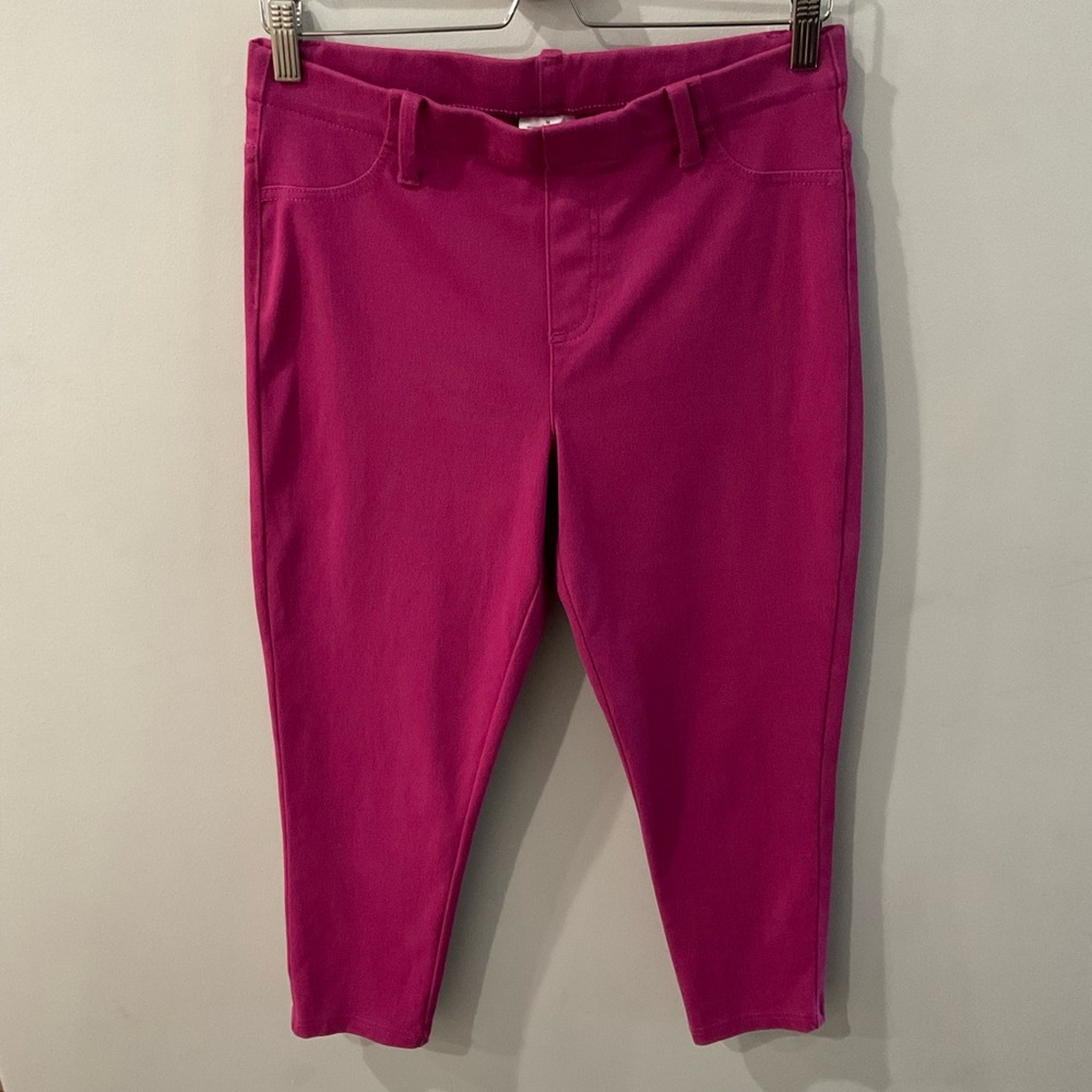 Serra Women's Cropped pants in Vibrant Pink